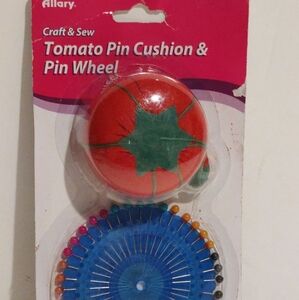 Spice sewing and crafting projects with this Allary Tomato Pin Cushion+wheel pin